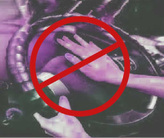 शर हार्न एवं मोडिफाईड सायलेंसर लगे वाहनो पर की जा रही है चालानी कार्यवाही शर हार्न एवं मोडिफाईड सायलेंसर लगे वाहनो पर की जा रही है चालानी कार्यवाही