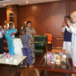 शहादत को नमन: केंद्रीय गृह मंत्री अमित शाह ने शहीद आकाश राव गिरिपुंजे के परिजनों से की मुलाकात केन्द्रीय गृह मंत्री अमित शाह