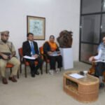 राज्यपाल ने खैरागढ़ जिले में गोद ग्राम सोनपुरी के विकास कार्यों का लिया जायजा राज्यपाल ने
