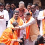 हर-हर महादेव से गूंज उठा भोरमदेव : मुख्यमंत्री श्री विष्णुदेव साय ने हेलीकॉप्टर से पुष्पवर्षा कर हजारों