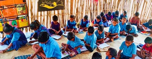 माओवादी प्रभावित सुरपनगुड़ा में शिक्षा की नई सुबह, युक्तिकरण योजना से नियुक्त हुए नियमित शिक्षक माओवादी प्रभावित सुरपनगुड़ा में शिक्षा की नई सुबह, युक्तिकरण योजना से नियुक्त हुए नियमित शिक्षक