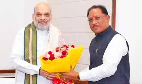 केन्द्रीय गृह एवं सहकारिता मंत्री अमित शाह ने कर्रेगुट्टालु पहाड़ी पर ‘ऑपरेशन ब्लैक फॉरेस्ट’ को सफलतापूर्वक अंजाम देने वाले सीआरपीएफ, छत्तीसगढ़ पुलिस, डीआरजीऔर कोबरा के जवानों से भेंट की और उन्हें सम्मानित किया