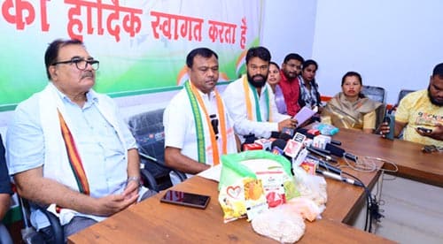 राहत पंहुचाने के नाम पर खानापूर्ति कर रही सरकार, बाढ़ पीड़ितों के लिए केंद्र/राज्य सरकार विशेष पैकेज की करे घोषणा–दीपक बैज राहत पंहुचाने के नाम पर खानापूर्ति कर रही सरकार, बाढ़ पीड़ितों के लिए केंद्र/राज्य सरकार विशेष पैकेज की करे घोषणा–दीपक बैज