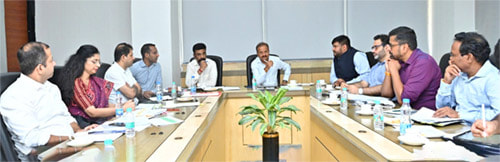 मुख्यमंत्री के प्रमुख सचिव ने नक्सल प्रभावित जिलों में विकास कार्यों की समीक्षा की