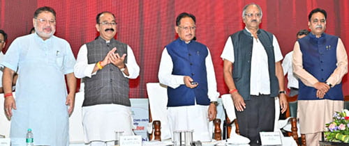 मुख्यमंत्री विष्णु देव साय नगरीय प्रशासन विभाग के स्वच्छता, आवास और लोक कल्याण उत्सव में हुए शामिल मुख्यमंत्री विष्णु देव साय नगरीय प्रशासन विभाग के स्वच्छता, आवास और लोक कल्याण उत्सव में हुए शामिल