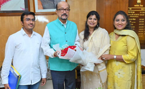 राज्यपाल डेका से अखिल भारतीय व्यापारिक परिसंघ महिला इकाई के सदस्यों ने सौजन्य भेंट की राज्यपाल डेका से अखिल भारतीय व्यापारिक परिसंघ महिला इकाई के सदस्यों ने सौजन्य भेंट की