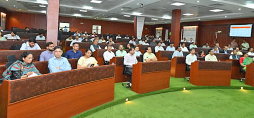 मुख्यमंत्री की विभागीय सचिवों और विभागाध्यक्षों के साथ मैराथन बैठक