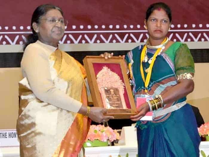 छत्तीसगढ़ की धातुकला की चमक दिल्ली में दमकी, हीराबाई झरेका राष्ट्रीय मंच पर सम्मानित