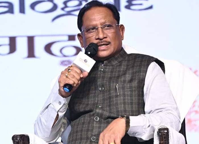 दंतेश्वरी की धरती से सुशासन की गूंज—CM साय ने बताई बदलाव की दो वर्षीय यात्रा दंतेश्वरी की धरती से सुशासन की गूंज—CM साय ने बताई बदलाव की दो वर्षीय यात्रा