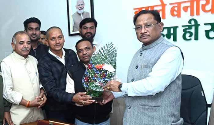 मुख्यमंत्री विष्णुदेव साय से कुंभकार समाज के प्रतिनिधि मंडल ने की सौजन्य भेंट मुख्यमंत्री विष्णुदेव साय से कुंभकार समाज के प्रतिनिधि मंडल ने की सौजन्य भेंट