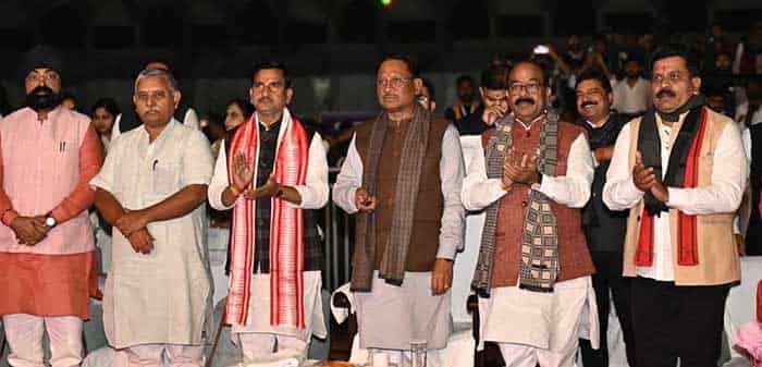 ऊर्जा, संकल्प और उम्मीद: युवाओं में ही बसता कल