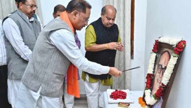 मुख्यमंत्री विष्णुदेव साय ने कुशाभाऊ ठाकरे की पुण्यतिथि पर श्रद्धांजलि दी