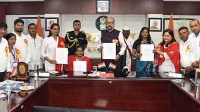 राज्यपाल डेका ने ब्रेल पुस्तक और ऑडियो बुक्स का किया विमोचन