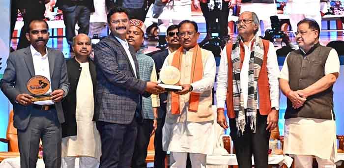 सावधानी ही सुरक्षा, सड़क हादसों पर सीएम साय का जागरूकता मंत्र सावधानी ही सुरक्षा, सड़क हादसों पर सीएम साय का जागरूकता मंत्र