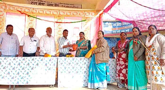 तिरंगे की छांव में जश्न, ग्राम ढौर में गणतंत्र का उत्सव तिरंगे की छांव में जश्न, ग्राम ढौर में गणतंत्र का उत्सव