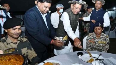 नक्सल मुक्त बस्तर की ओर मजबूत क़दम, चार इनामी माओवादियों ने थामा मुख्यधारा का रास्ता