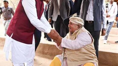 नारायणपुर में दिखा अनोखा दृश्य, मुख्यमंत्री साय घोटुल पहुंचकर लोक-रंग में रंगे