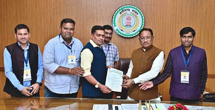 कलम और सरकार का संवाद: सौजन्य भेंट में गूंजे सहयोग के स्वर कलम और सरकार का संवाद: सौजन्य भेंट में गूंजे सहयोग के स्वर