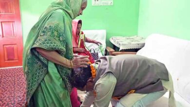 बगिया में माँ के आशीर्वाद और जनस्नेह के साथ मना मुख्यमंत्री का जन्मदिन