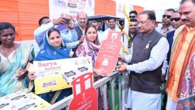 उज्ज्वला गैस, पिंक ई-रिक्शा और गार्बेज रिक्शा वितरण से आत्मनिर्भरता को संबल मिला उज्ज्वला गैस, पिंक ई-रिक्शा और गार्बेज रिक्शा वितरण से आत्मनिर्भरता को संबल मिला