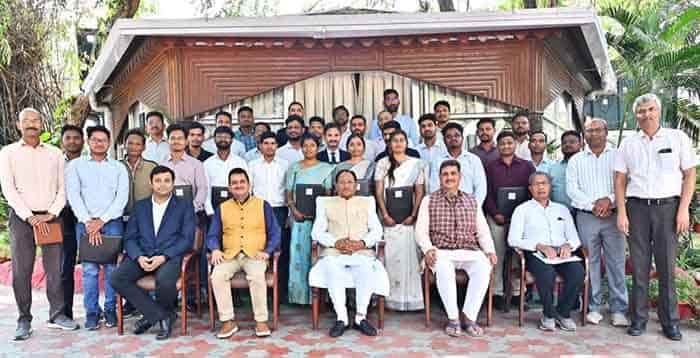 मुख्यमंत्री साय ने कहा – खनिज संपदा से समृद्ध छत्तीसगढ़ के विकास में निभाएं अहम भूमिका मुख्यमंत्री साय ने कहा – खनिज संपदा से समृद्ध छत्तीसगढ़ के विकास में निभाएं अहम भूमिका