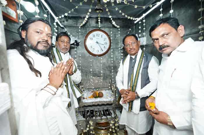 सत्य, समानता और सेवा की राह—बाबा गुरु घासीदास के संदेश को आगे बढ़ा रही सरकार सत्य, समानता और सेवा की राह—बाबा गुरु घासीदास के संदेश को आगे बढ़ा रही सरकार