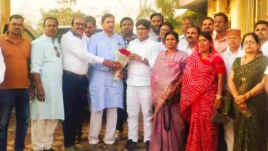 अहिवारा में कांग्रेस पदाधिकारियों की सौजन्य मुलाकात, जनहित के मुद्दों पर चर्चा अहिवारा में कांग्रेस पदाधिकारियों की सौजन्य मुलाकात, जनहित के मुद्दों पर चर्चा