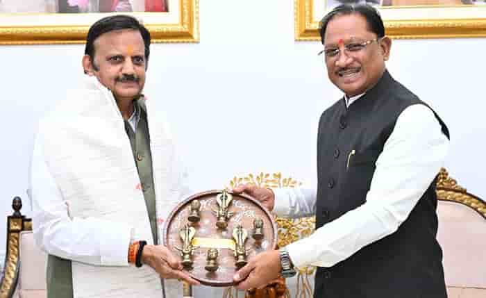 सियासी शिष्टाचार का संगम—साय और राजेंद्र शुक्ल की सौजन्य भेंट