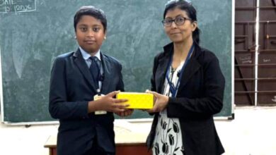 मिट्टी की खुशबू से मंज़िल तक – सपनों ने गांव की सीमाएं तोड़ीं मिट्टी की खुशबू से मंज़िल तक – सपनों ने गांव की सीमाएं तोड़ीं