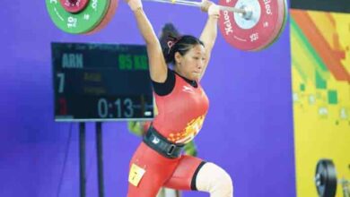 खेलो इंडिया ट्राइबल गेम्स 2026 में 58 किग्रा महिला वेटलिफ्टिंग में अनाई वांग्सू ने स्वर्ण पदक जीता