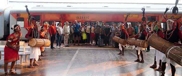 खेलो इंडिया ट्राइबल गेम्स के लिए केरल की टीम जगदलपुर पहुंची, लोकनृत्य से स्वागत किया गया