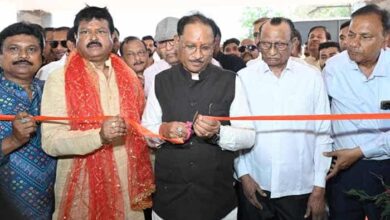 मुख्यमंत्री विष्णुदेव साय ने चंदखुरी में माता कौशल्या और भगवान श्रीराम के दर्शन किए मुख्यमंत्री विष्णुदेव साय ने चंदखुरी में माता कौशल्या और भगवान श्रीराम के दर्शन किए