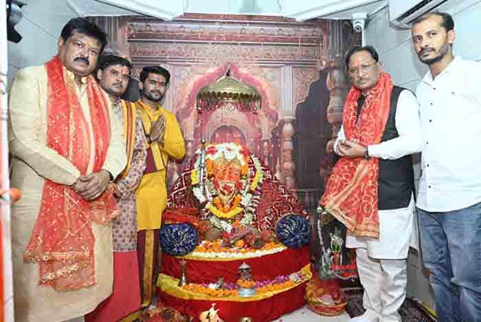 मुख्यमंत्री विष्णुदेव साय ने चंदखुरी में माता कौशल्या और भगवान श्रीराम के दर्शन किए