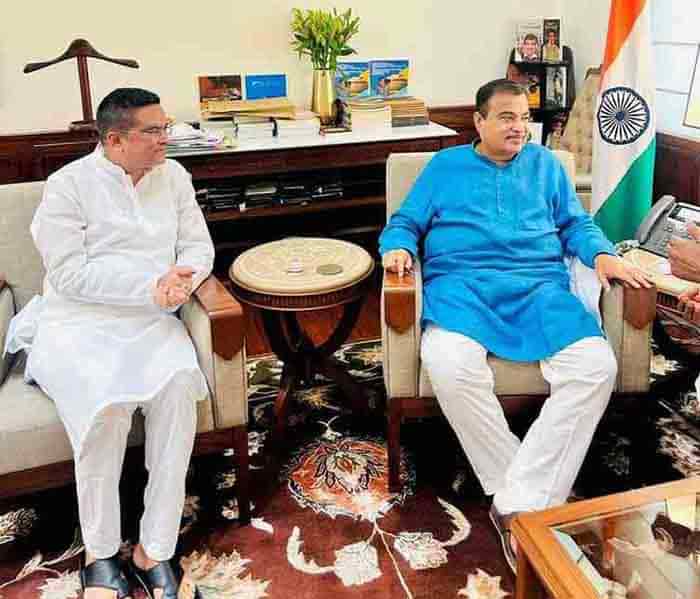 टोल हटाओ, फ्लाईओवर बनाओ! गडकरी से मिले विधायक रिकेश, रखीं बड़ी मांगें