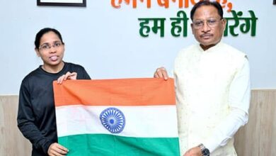 एवरेस्ट पर लहराएगा तिरंगा! छत्तीसगढ़ की बेटी के हौसले को सीएम का सलाम एवरेस्ट पर लहराएगा तिरंगा! छत्तीसगढ़ की बेटी के हौसले को सीएम का सलाम