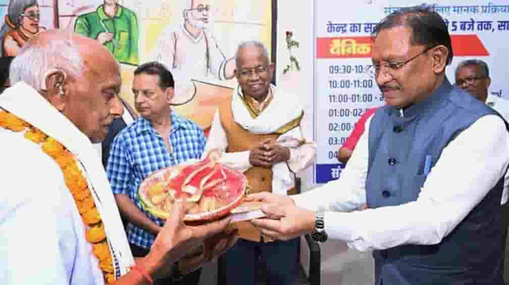 मुख्यमंत्री विष्णु देव साय ने जशपुर में डे-केयर सेंटर का लोकार्पण किया