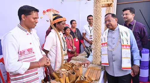 आस्था और प्रकृति का संगम: जनजातीय परंपराएं बन रहीं संरक्षण की ढाल आस्था और प्रकृति का संगम: जनजातीय परंपराएं बन रहीं संरक्षण की ढाल