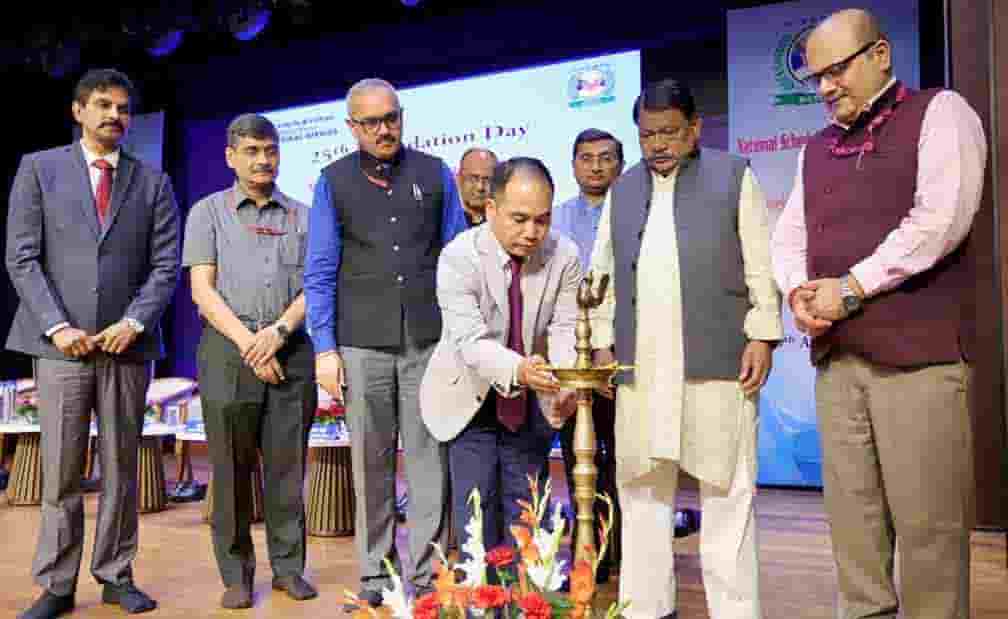 रोजगार से उद्यमिता तक: आत्मनिर्भरता का नया मंत्र