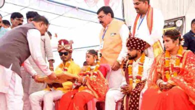 एक मंच, 13 जोड़े! सामूहिक विवाह में दिखी सामाजिक एकता की मिसाल