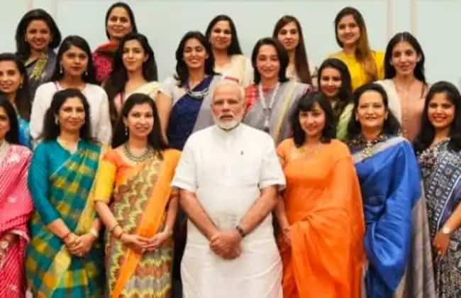 महिलाओं के हाथ में नेतृत्व! भारत में विकास की तस्वीर तेजी से बदल रही महिलाओं के हाथ में नेतृत्व! भारत में विकास की तस्वीर तेजी से बदल रही