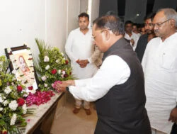 सीएम विष्णु देव साय ने प्रेमलता अग्रवाल को दी श्रद्धांजलि, शोक व्यक्त किया सीएम विष्णु देव साय ने प्रेमलता अग्रवाल को दी श्रद्धांजलि, शोक व्यक्त किया