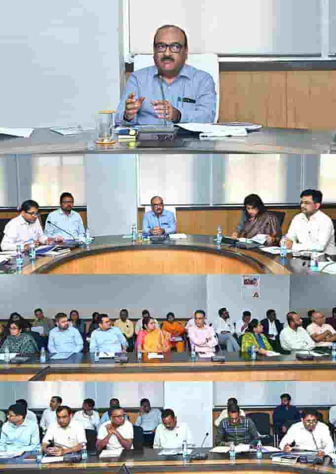 बड़ी मांग! सभी जनसेवाएं हों लोक सेवा गारंटी के दायरे में, बढ़ा दबाव बड़ी मांग! सभी जनसेवाएं हों लोक सेवा गारंटी के दायरे में, बढ़ा दबाव