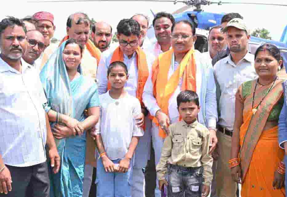 मासूमों की मुस्कान बनी योजना की पहचान: थैंक यू कार्ड देकर जताया आभार मासूमों की मुस्कान बनी योजना की पहचान: थैंक यू कार्ड देकर जताया आभार
