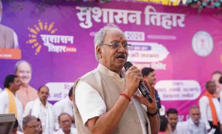समोदा शिविर में सांसद बृजमोहन अग्रवाल ने जनसमस्याओं का समाधान किया
