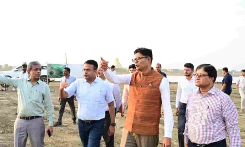 विकास की रफ्तार पर नजर—नवा रायपुर में निरीक्षण के दौरान दिखी नई योजनाओं की झलक विकास की रफ्तार पर नजर—नवा रायपुर में निरीक्षण के दौरान दिखी नई योजनाओं की झलक