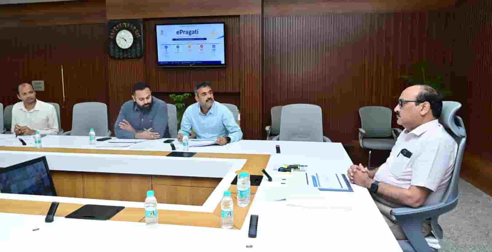 मुख्य सचिव ने ई-प्रगति पोर्टल पर जियोटैग फोटो सहित रिपोर्ट अपलोड करने के निर्देश दिए मुख्य सचिव ने ई-प्रगति पोर्टल पर जियोटैग फोटो सहित रिपोर्ट अपलोड करने के निर्देश दिए