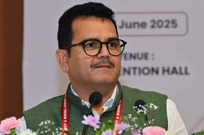 दो टूक चेतावनी! रेत माफिया पर सख्ती नहीं तो कलेक्टर होंगे जिम्मेदार