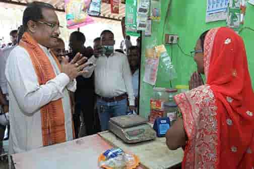 CM साय का सरप्राइज दौरा! ‘लखपति दीदी’ सुमिला की दुकान पर मिला अनोखा स्वागत