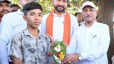 मेहनत का सम्मान—सुशासन तिहार में चमके गिरवर पटेल