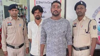 शराब तस्करी के खिलाफ दुर्ग पुलिस का बड़ा ऑपरेशन, तीन आरोपी दबोचे गए शराब तस्करी के खिलाफ दुर्ग पुलिस का बड़ा ऑपरेशन, तीन आरोपी दबोचे गए